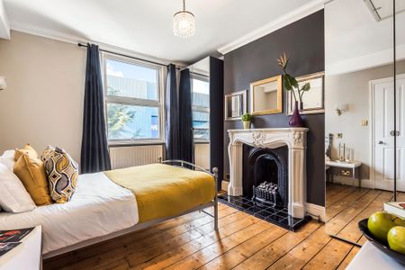 Five Double-Bedroom Victorian home in Shepherd's Bush, London W12 - Photo 5