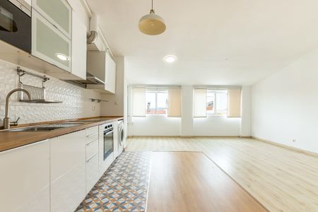 2 bedrooms for rent in Largo Vitorino Damásio, in Lisbon - Photo 2