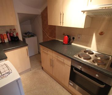 3 bedroom terraced house to rent - Photo 5