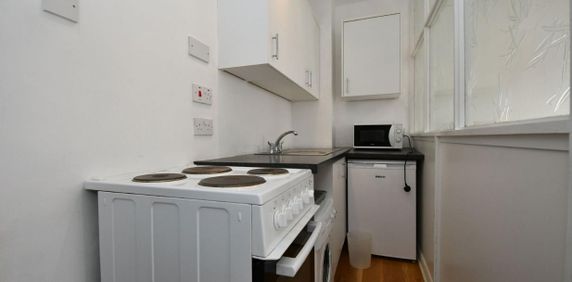 Grove Road, Isleworth - Photo 2