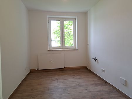 Schöne 2,5-Zimmer-Wohnung mit Balkon in Moosach - Foto 2