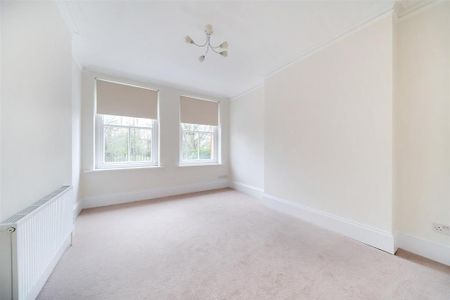 4 bedroom apartment to rent - Photo 4