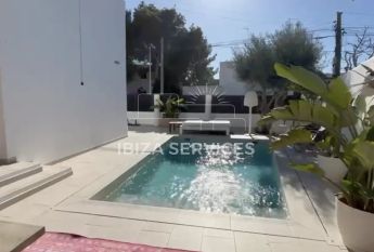 Charming 3-Bedroom Townhouse with Private Pool in Cala de Bou – Available for Yearly Rental