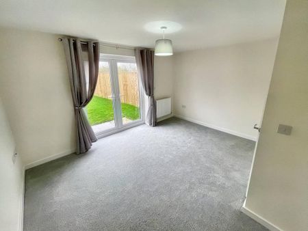 2 bedroom semi-detached house to rent - Photo 4