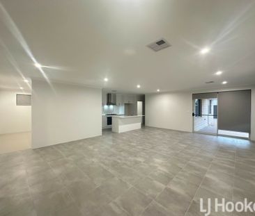 Beachfront Bliss at the End of the Street � Stunning Madora Bay! - Photo 1