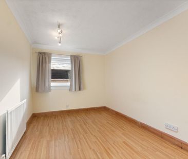 3 bedroom end of terrace house to rent - Photo 6