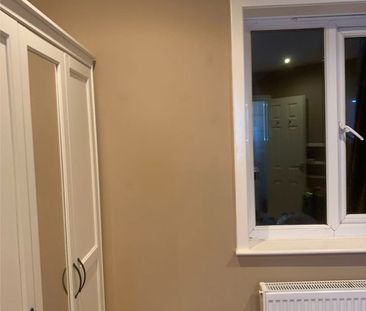 5 Bed Semi-Detached House, Mayfield Road, SO17 - Photo 4