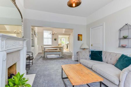 2 bedroom maisonette to rent - Photo 2