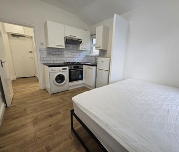 Studio to rent - Photo 2