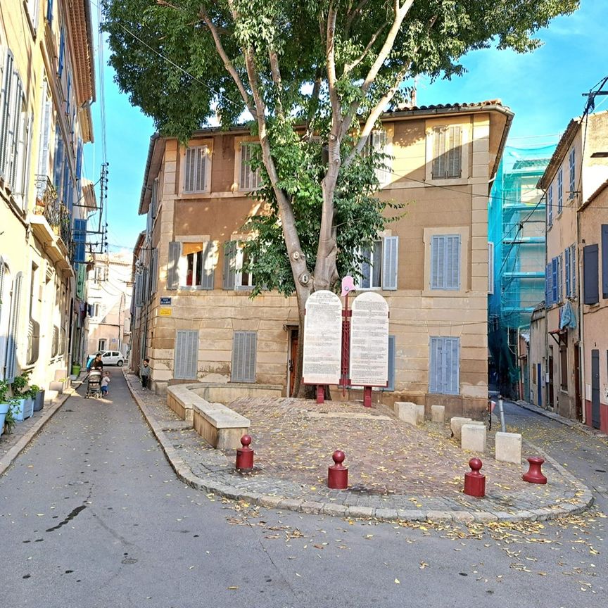 Studio de 28.43 m² avec mezzanine dans le centre-ville de La Ciotat, - Photo 1