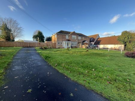 St.PetersLane, Bickenhill, SOLIHULL - Photo 4