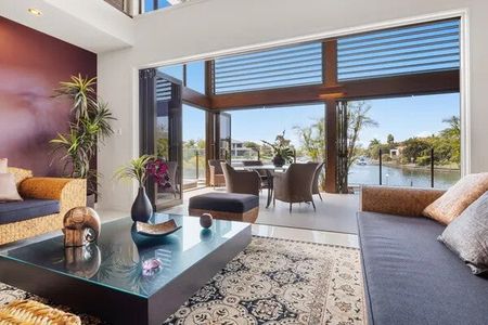 Helensvale - Photo 4