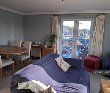 2 bedroom flat to rent - Photo 2