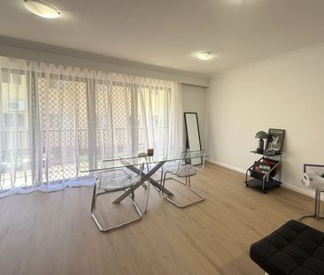 Spacious Coastal Apartment in Boutique Complex - Photo 2