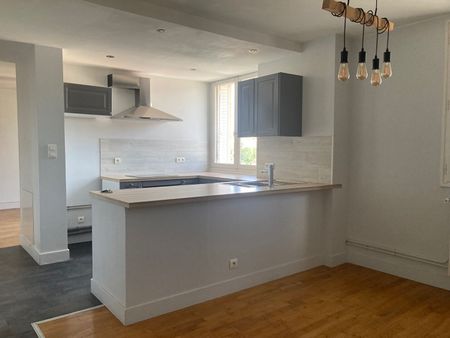 Location Appartement 4 pièces 63m² BESANCON 25000 - Photo 2