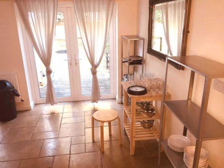 Worple Road, Raynes Park - Photo 2