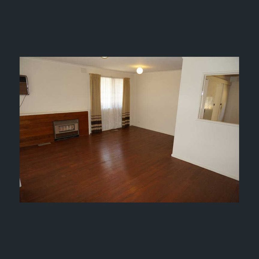 4 Bedroom Family home - Close to Transport - Photo 1