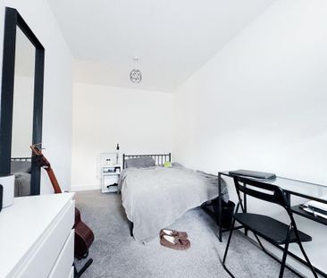 3 bedroom flat to rent - Photo 2