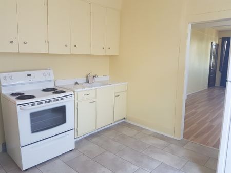 1538 GARNET 2 BEDROOM TRANSFORMATION - Photo 5