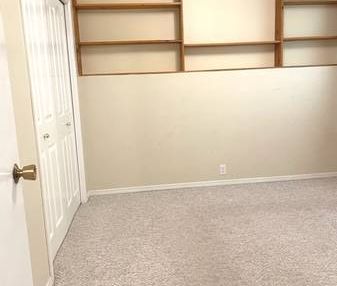 Renovated 2 bedroom at Ground Level in a house - Photo 1