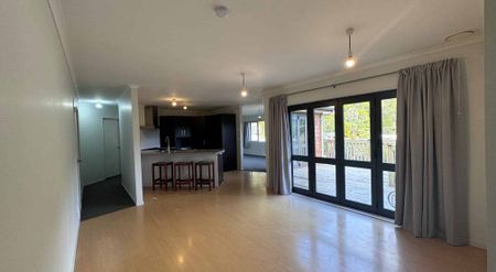 4 Bedrooms Stokes Valley - Photo 4