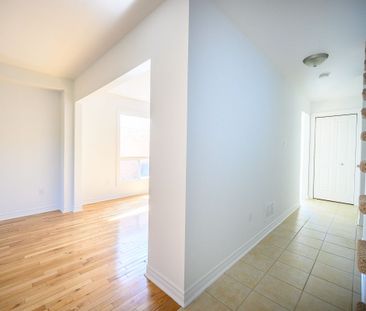 For Lease - 2030 Glenada Crescent, Oakville, Ontario - Photo 3