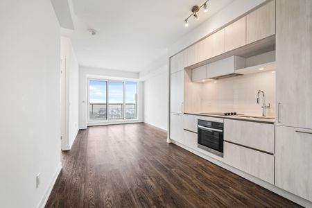 For Lease - 2 David Eyer Road Unit# 1221, Richmond Hill, Ontario - Photo 4