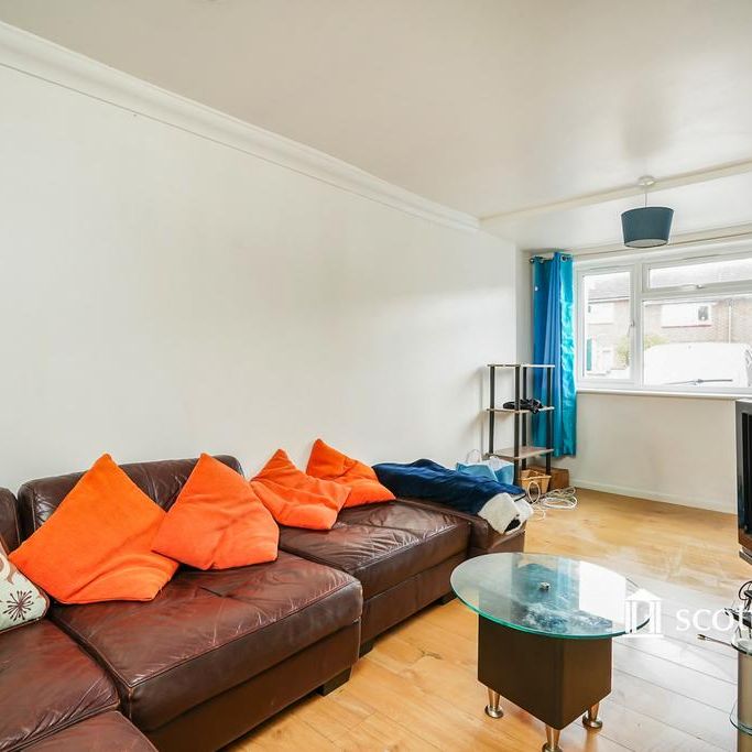 5 bedroom semi-detached house to rent - Photo 1