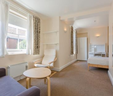 Studio to rent - Photo 2