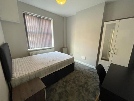 1 bedroom in a house share to rent - Photo 4