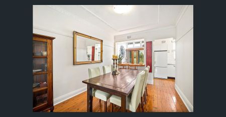 Family friendly semi in a sought after pocket - Photo 2