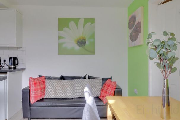 5 bedroom terraced house to rent - Photo 1