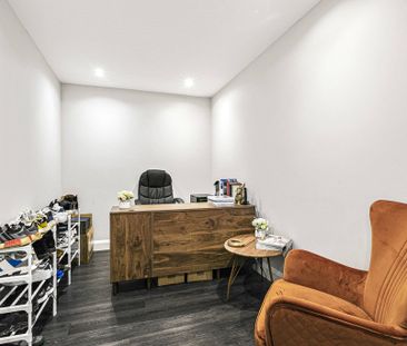 Oak End Way, Woodham, Addlestone, Surrey, KT15 3DT - Photo 1