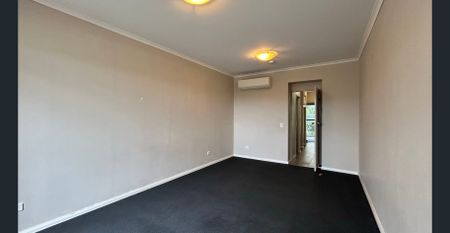 funished 2-Bedroom Apartment - Photo 2