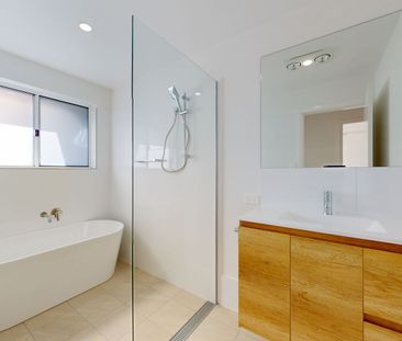 Stunning Modern Home - Photo 1