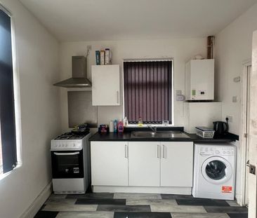 Room in a Shared House, Recreation View, LS11 - Photo 2