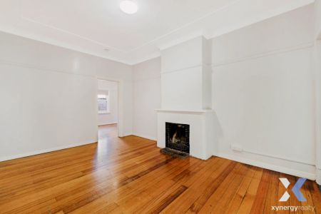 2 Bed, 1 Bath - Photo 2