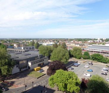 2 bedroom flat to rent - Photo 2