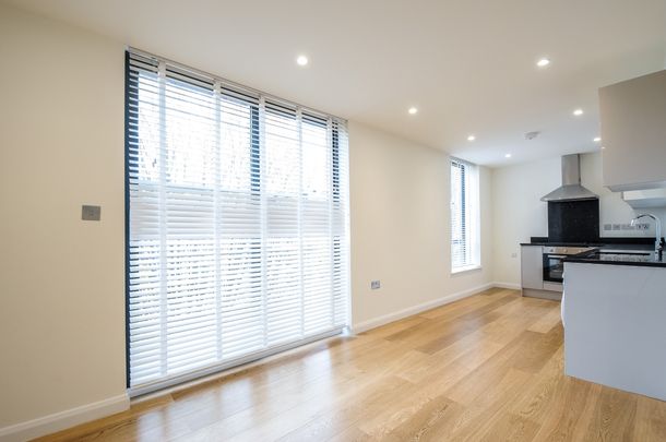 London Road, Kingston Upon Thames, Surrey, KT2 - Photo 1
