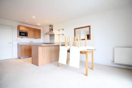 2 bedroom flat to rent - Photo 5