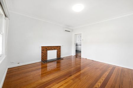 3 Bedroom Family Home In A Great Bentleigh East Locale! - Photo 4