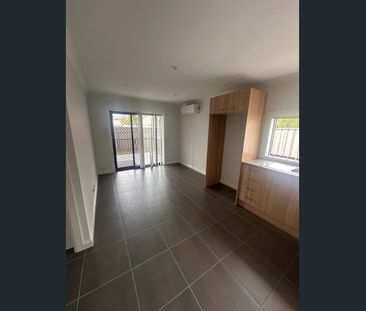 WELL PRESENTED, MODERN GRANNY FLAT - Photo 1