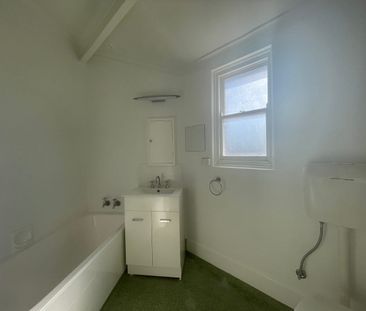 STUNNING APARTMENT IN PERFECT LOCATION - Photo 6