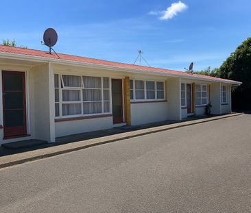 Welcome to your cozy unit in the heart of Hillcrest, Hamilton! - Photo 4