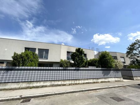 Ruhig gelegene 2-Zimmer Garten-Wohnung mit großem Garten und Küche inkl. - Photo 2