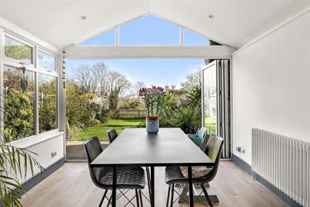 4 bedroom detached house to rent - Photo 4