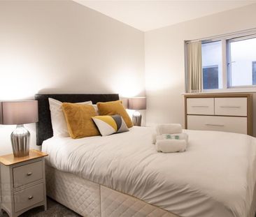 Apartment 610 College Court Central, 56 King Street, Belfast, BT1 6BZ - Photo 4