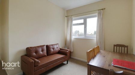 3 bedroom flat to rent - Photo 2