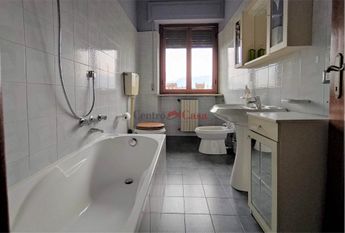 Luminoso appartamento arredato solo di cucina