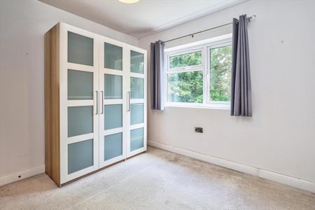 4 bedroom terraced house to rent - Photo 2